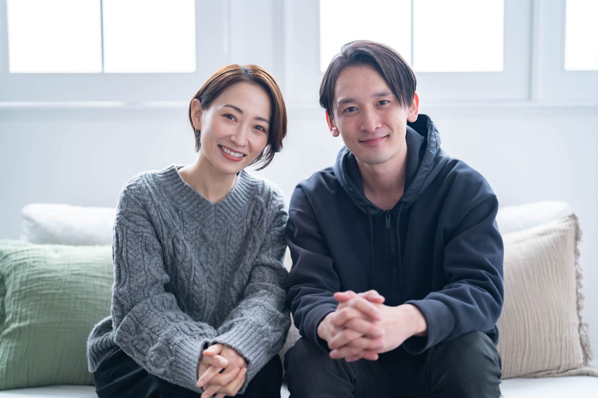 家族や夫婦の絆、未来の安心感を象徴するイメージ